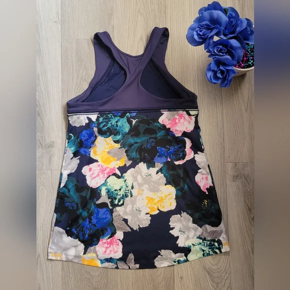 Old Navy Active Go-Dri Floral Racerback with built-in sports bra, Women's Medium - Picture 12 of 13